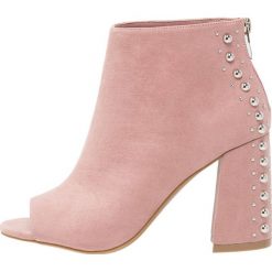 Botki damskie: Madden Girl ARLA Botki na obcasie blush