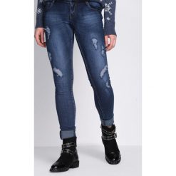 Niebieskie Jeansy Never Been So High. Niebieskie jeansy damskie Born2be. Za 29,99 zł.