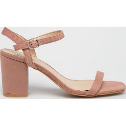 Glamorous - Sandały. Różowe sandały damskie Glamorous, bez wzorów, z materiału, bez obcasa, na obcasie, na klamry. W wyprzedaży za 79,90 zł.