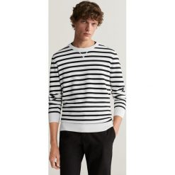 Mango Man - Sweter Cana. Białe swetry męskie Mango Man, s, bez wzorów, z wiskozy, z okrągłym kołnierzem, bez kaptura. W wyprzedaży za 99,90 zł.