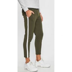 Only & Sons - Spodnie. Czarne spodnie męskie marki Only & Sons, na co dzień, xl, bez wzorów, z bawełny, casualowe. Za 129,90 zł.