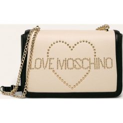 Love Moschino - Torebka skórzana. Białe listonoszki damskie Love Moschino, z aplikacjami, ze skóry, na ramię, z aplikacjami. W wyprzedaży za 849,90 zł.