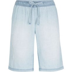 Lekkie bermudy z denimu bonprix niebieski "bleached”. Niebieskie jeansy damskie bonprix. Za 79,99 zł.