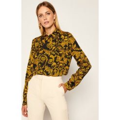 Koszula Versace Jeans Couture B0HZA614. Bluzki damskie Versace Jeans Couture, bez wzorów, z jeansu, bez kołnierzyka, bez rękawów. Za 1319,00 zł.