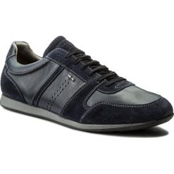 Sneakersy GEOX - U Clemet A U822FA 08522 C4002 Navy. Niebieskie sneakersy męskie Geox, na co dzień, bez wzorów, z zamszu, bez zapięcia. W wyprzedaży za 329,00 zł.