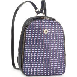 Plecak TOMMY HILFIGER - My Tommy Backpack AW0AW07316 0G7. Niebieskie plecaki damskie eleganckie. W wyprzedaży za 559,00 zł.