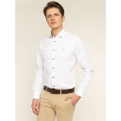 Koszula Tommy Hilfiger Tailored Poplin Classic TT0TT06391. Białe koszule męskie Tommy Hilfiger Tailored, m, bez wzorów, z bawełny, biznesowe, bez kołnierzyka, bez rękawów. W wyprzedaży za 199,00 zł.
