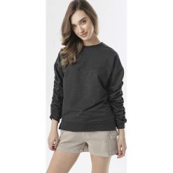 Ciemnoszara Bluza Phrigenia. Szare bluzy damskie Born2be, xl, bez wzorów, bez rękawów, bez kaptura. W wyprzedaży za 54,99 zł.