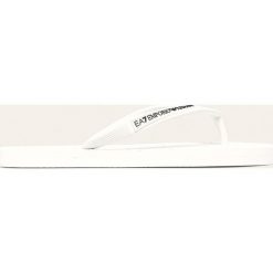 EA7 Emporio Armani - Japonki. Czerwone klapki damskie EA7 Emporio Armani, bez wzorów, z materiału, bez obcasa, na obcasie. Za 229,90 zł.