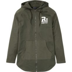 Długa bluza rozpinana z kapturem bonprix ciemnooliwkowy. Zielone bluzy męskie bonprix, s, z nadrukiem, z kapturem, długie. Za 109,99 zł.