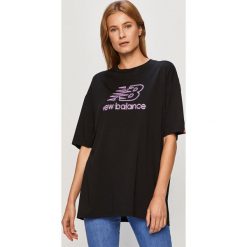 New Balance - T-shirt. Czarne bluzki damskie New Balance, s, z nadrukiem, z bawełny, casualowe, z okrągłym kołnierzem. Za 149,90 zł.