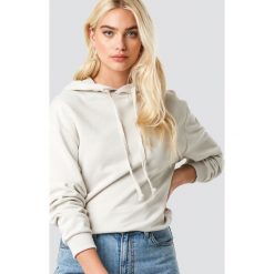 NA-KD Basic Bluza z kapturem basic - Beige. Brązowe bluzy damskie marki NA-KD Basic, bez wzorów, z długim rękawem, długie, z kapturem. Za 100,95 zł.