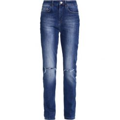 H.I.S CHIC Jeansy Slim Fit premium light blue wash. Szare rurki damskie marki H.I.S, z elastanu. W wyprzedaży za 199,50 zł.