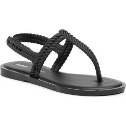 Sandały MELISSA - Flash Sandal + Salinas 32630 Black 01003. Czarne klapki damskie Melissa, bez wzorów, z tworzywa sztucznego, bez obcasa, na obcasie. Za 299,00 zł.