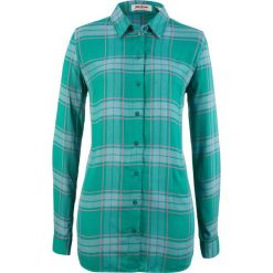 Bluzka oversize z miękko lejącego materiału, długi rękaw bonprix dymny szmaragdowy w kratę. Niebieskie koszulki damskie bonprix, bez wzorów, bez kołnierzyka, z długim rękawem. Za 59,99 zł.