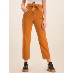 Jeansy Boyfriend Pinko Carol PE20 PDEN 1J10F7 Y641. Białe jeansy damskie Pinko. W wyprzedaży za 609,00 zł.