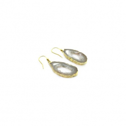 Kolczyki Plastry Geody Agatu Beżowe złoto. Szare kolczyki damskie marki Brazi druse jewelry, z agatem, złote. Za 170,00 zł.