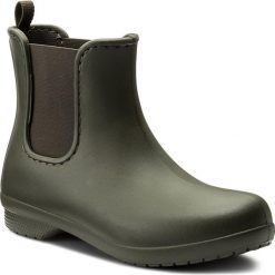 Buty zimowe damskie: Kalosze CROCS – Freesail Chelsea Boot W 204630 Dark Camo Green