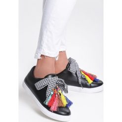 Czarne Buty Sportowe Sweet Imagination. Czarne buty sportowe damskie Renee, z aplikacjami, sportowe. Za 59,99 zł.