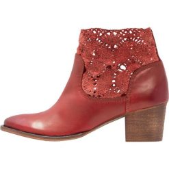 Kentucky's Western Ankle boot tintado rosso. Czerwone botki damskie skórzane marki Kentucky's Western. W wyprzedaży za 356,30 zł.