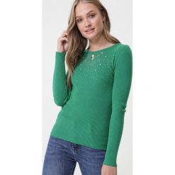Zielony Sweter Caddens. Zielone swetry damskie Born2be, na wiosnę, xl, z aplikacjami, z dzianiny, bez rękawów, długie, bez kaptura. Za 69,99 zł.