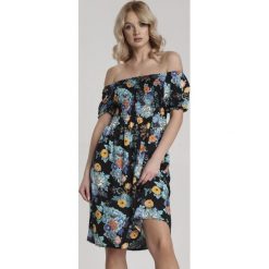 Czarna Sukienka Undidenah. Czarne sukienki damskie Renee, na co dzień, s, z aplikacjami, bez kołnierzyka, z krótkim rękawem, krótkie, mini, rozkloszowane. Za 69,99 zł.