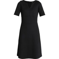 S.Oliver BLACK LABEL Sukienka letnia very black. Czarne sukienki damskie marki s.Oliver BLACK LABEL, na lato, s, bez wzorów, z elastanu, bez kołnierzyka, bez rękawów. Za 419,00 zł.