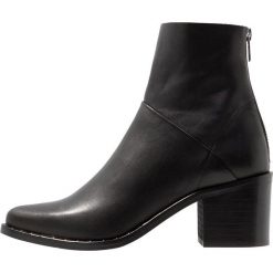 Jonak DENADO Botki noir. Czarne botki damskie skórzane marki Jonak, klasyczne. Za 579,00 zł.