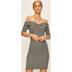 Guess Jeans - Sukienka. Białe sukienki damskie Guess Jeans, na co dzień, s, z haftami, z elastanu, casualowe, bez kołnierzyka, bez rękawów, mini, proste. Za 419,90 zł.