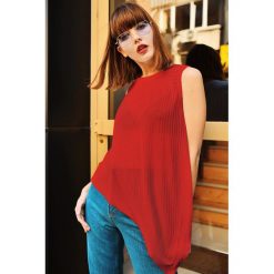 Top ZELMIRA RED. Czerwone topy damskie Top ZELMIRA RED, s, bez wzorów, bez kołnierzyka. W wyprzedaży za 29,00 zł.