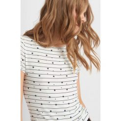 T-shirty damskie: Koszulka z delikatnym wzorem