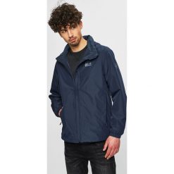 Jack Wolfskin - Kurtka. Niebieskie płaszcze męskie Jack Wolfskin, s, bez wzorów, z poliesteru, krótkie, z kapturem. W wyprzedaży za 339,90 zł.