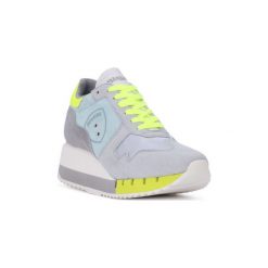 Buty Blauer YEL CHARLOTTE. Żółte trampki i tenisówki damskie marki Blauer, bez wzorów, bez zapięcia. Za 605,18 zł.