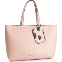 Torebka CALVIN KLEIN - Ck Must F19 Med Shopper Prin K60K605873 TBP. Różowe torby damskie na zakupy Calvin Klein, bez wzorów, ze skóry ekologicznej, klasyczne, duże, bez dodatków. Za 699,00 zł.