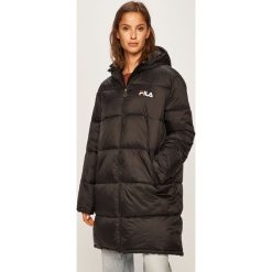 Fila - Kurtka. Czerwone kurtki damskie Fila, s, bez wzorów, z poliesteru, długie, z kapturem. W wyprzedaży za 539,90 zł.