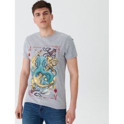 T-shirt z morskim motywem - Szary. Szare t-shirty męskie House, s, bez wzorów, bez kołnierzyka. Za 39,99 zł.