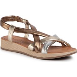 Sandały LASOCKI - ARC-MARYLA-01 Golden. Żółte klapki damskie Lasocki, bez wzorów, ze skóry, bez obcasa. Za 119,99 zł.