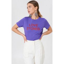 T-shirty damskie: NA-KD Trend T-shirt Love Stoned – Purple