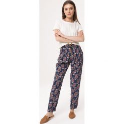 Niebieskie Spodnie Eighteen. Niebieskie spodnie damskie Born2be, s, z tkaniny. Za 19,99 zł.