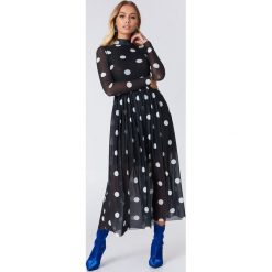 NA-KD Trend Siateczkowa sukienka midi z długim rękawem - Black,Multicolor. Czarne długie sukienki marki NA-KD Trend, ze stójką, z długim rękawem. W wyprzedaży za 135,80 zł.