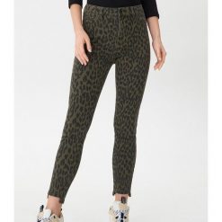 Jeansy high waist skinny - Zielony. Zielone jeansy damskie House, bez wzorów, z jeansu, z podwyższonym stanem. W wyprzedaży za 29,99 zł.