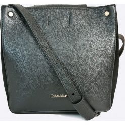Torebki i plecaki damskie: Calvin Klein Jeans – Torebka skórzana Lizzy