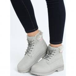 Szare Traperki With Control. Szare buty zimowe damskie Born2be, na płaskiej podeszwie. Za 89,99 zł.