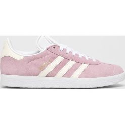 Adidas Originals - Buty Gazelle W. Różowe buty sportowe damskie adidas Originals, bez wzorów, ze skóry, sportowe. W wyprzedaży za 249,90 zł.