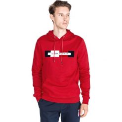Tommy Hilfiger Bluza Czerwony. Czerwone bluzy męskie TOMMY HILFIGER, s, z nadrukiem, z bawełny, bez kołnierzyka, bez rękawów, bez kaptura. Za 521,95 zł.