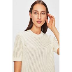 Calvin Klein - T-shirt. Białe bluzki damskie Calvin Klein, s, bez wzorów, z wiskozy, z okrągłym kołnierzem. W wyprzedaży za 179,90 zł.