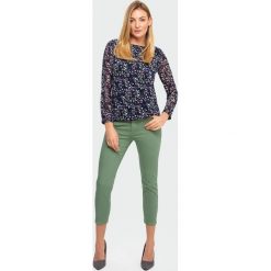 Bawełniane spodnie 7/8. Spodnie damskie Greenpoint, z elastanu. Za 79,99 zł.