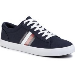 Tenisówki TOMMY HILFIGER - Essential Stripes Detail Sneaker FM0FM02685 Desert Sky DW5. Niebieskie półbuty męskie TOMMY HILFIGER, na co dzień, bez wzorów, z gumy, eleganckie, bez zapięcia. Za 299,00 zł.