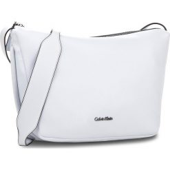 Torebka CALVIN KLEIN BLACK LABEL - Suave Crossbody K60K604048 427. Niebieskie listonoszki damskie marki Calvin Klein Black Label. Za 499,00 zł.
