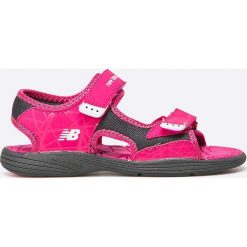 New Balance - Sandały dziecięce K2025GRP. Różowe sandały dziewczęce New Balance, ze skóry ekologicznej, bez zapięcia. Za 119,90 zł.